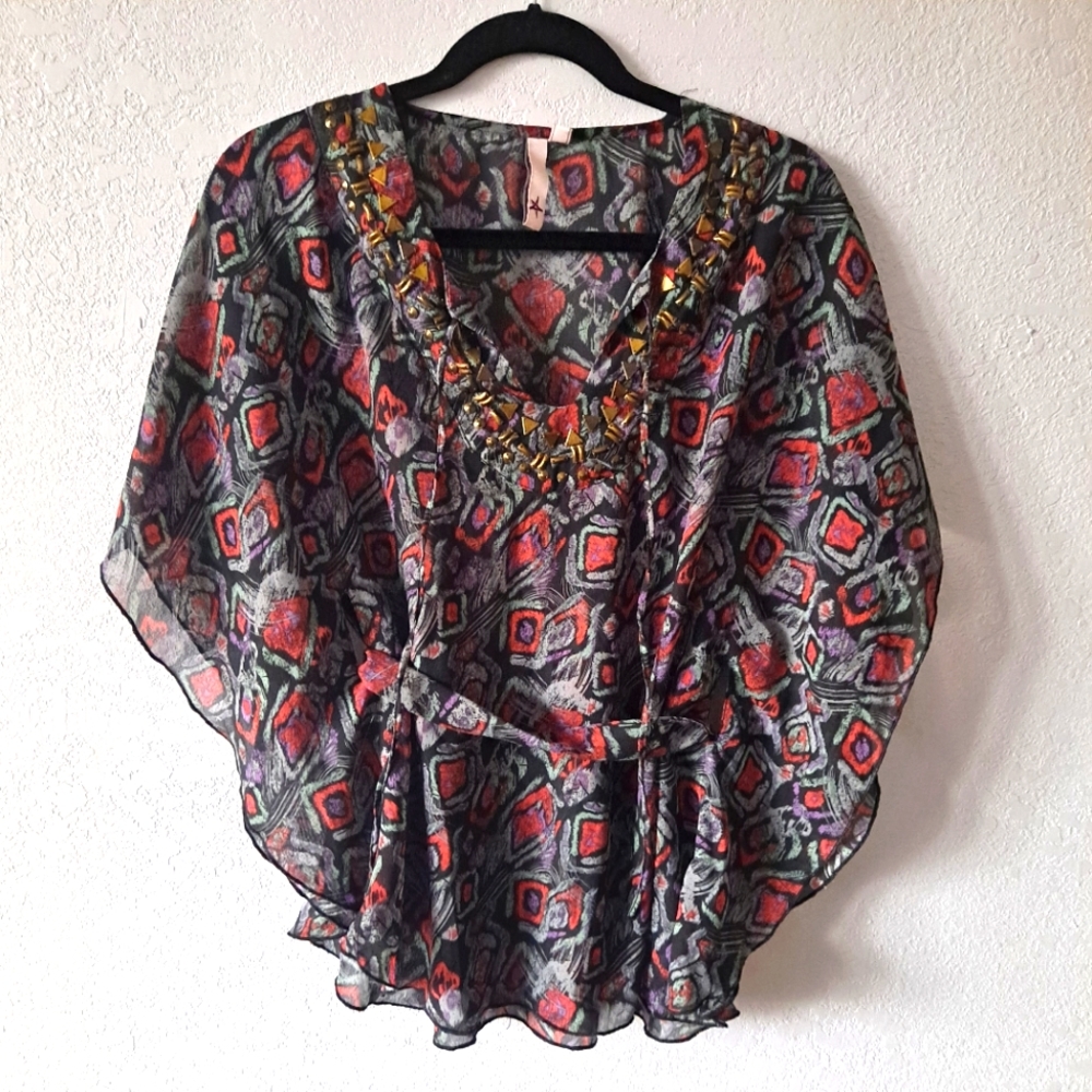 American Star Geometric Butterfly Sleeve Blouse